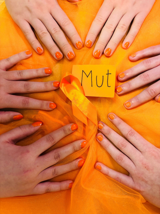 Miteinander in Orange